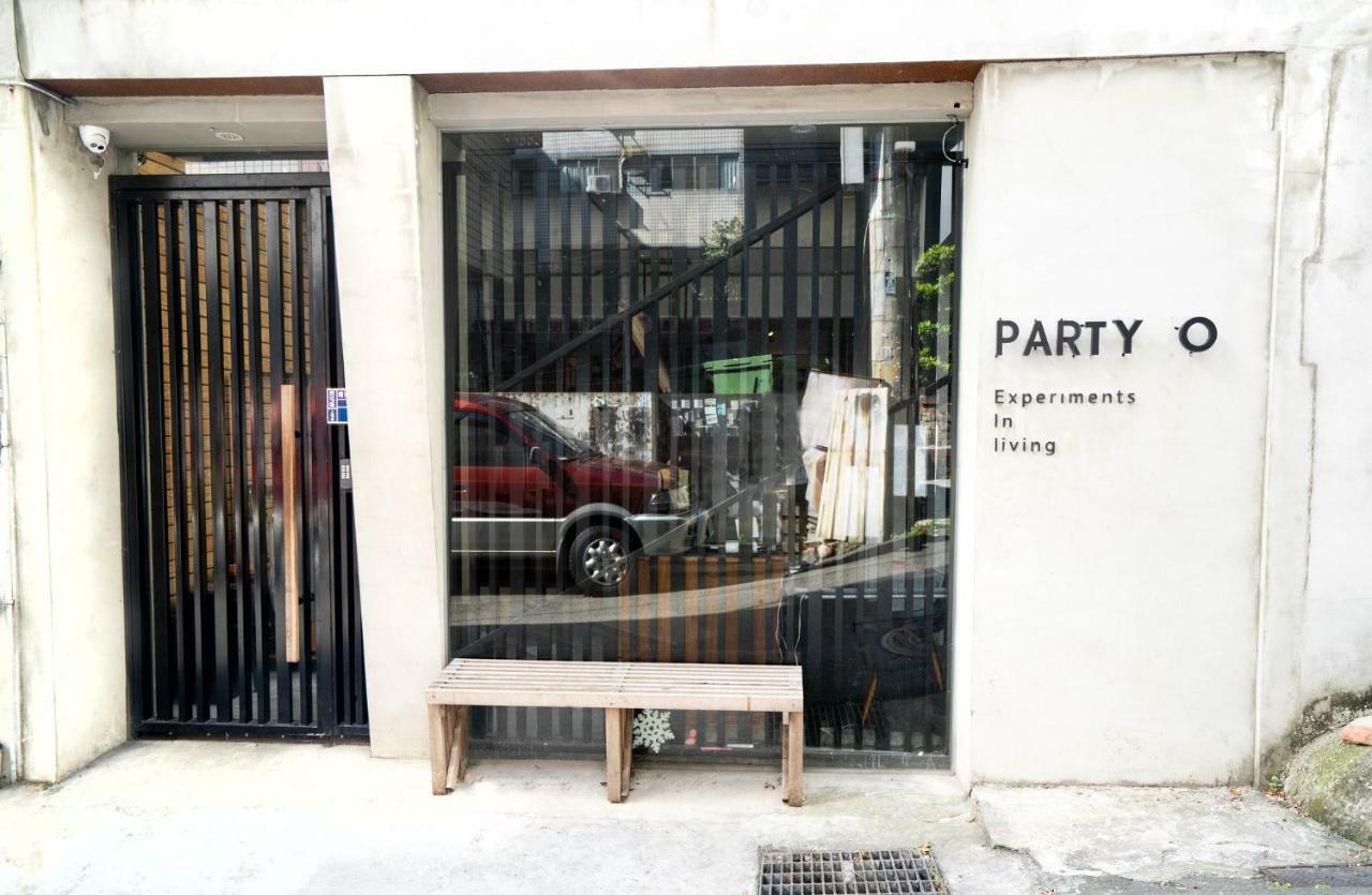 Partyo Hostel Taichung Exterior photo